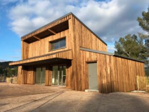 Construction d&rsquo;un bâtiment en ossature bois